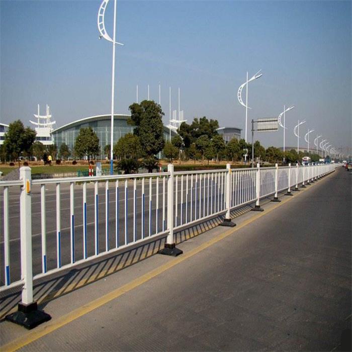 优质品级博乐小区护栏的鉴定依据 